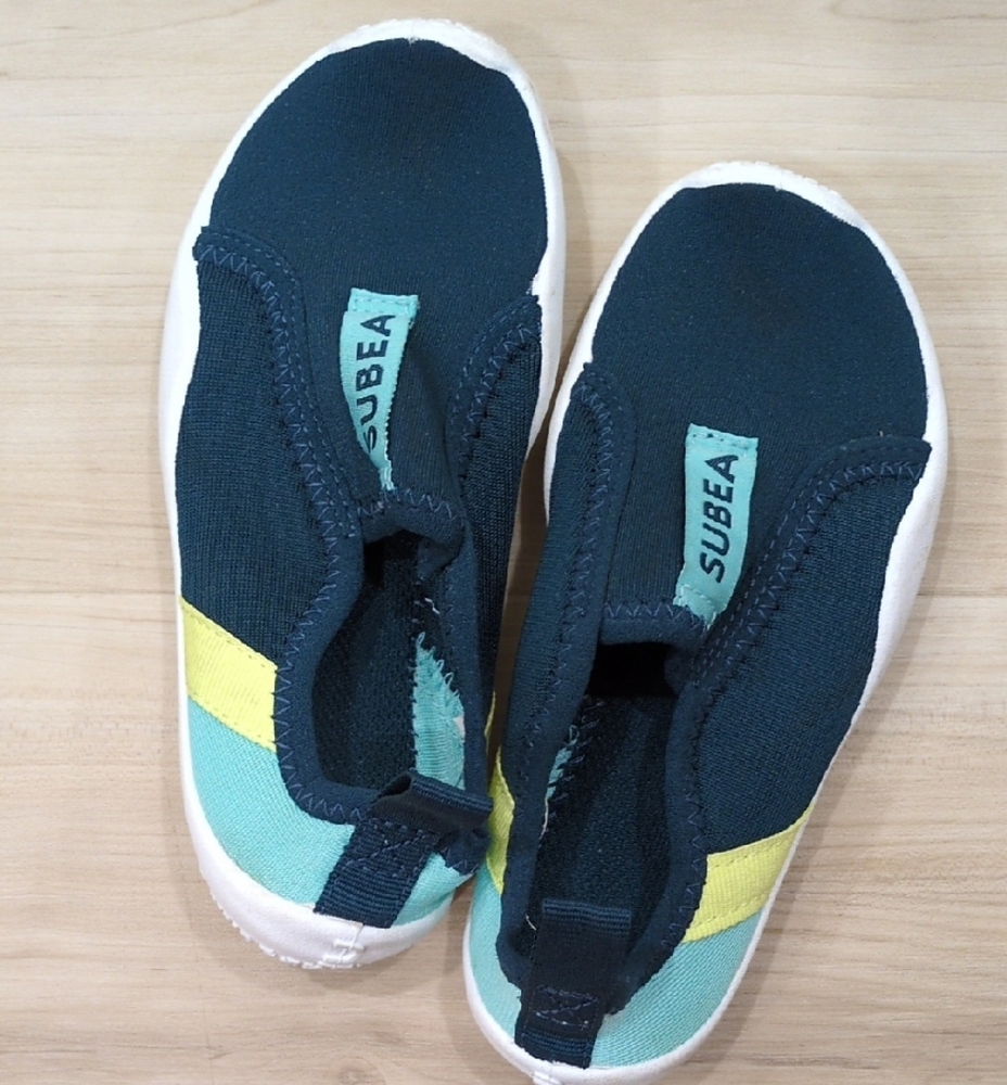 🖤 Kids Water Shoes - Navy and Yellow